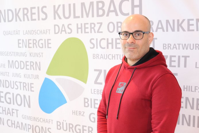 Integrationsbgleiter Yamen Msepes