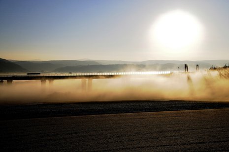 Autobahnbrücke Lanzendorf im Nebel, 03.03.2014, Manfred Hirschmann