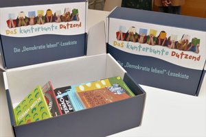 Blick in die Lesekisten