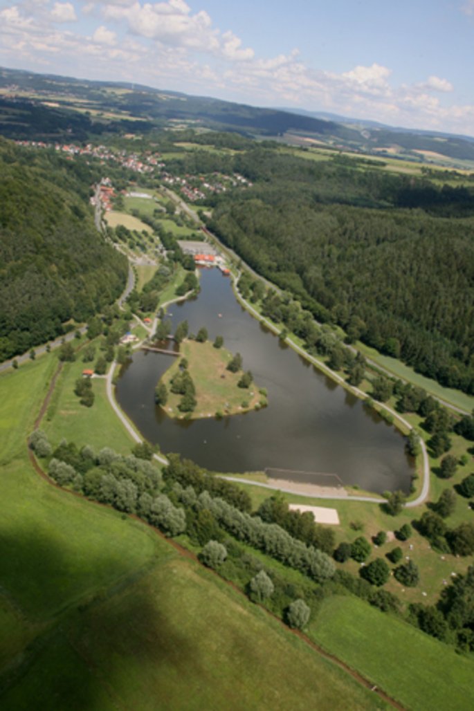 Der Badesee Trebgast aus der Vogelperspektive