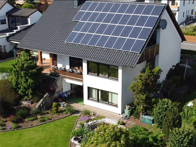 Solarpanelen auf einem Hausdach