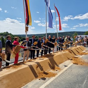 Personengruppe bei Spatenstich
