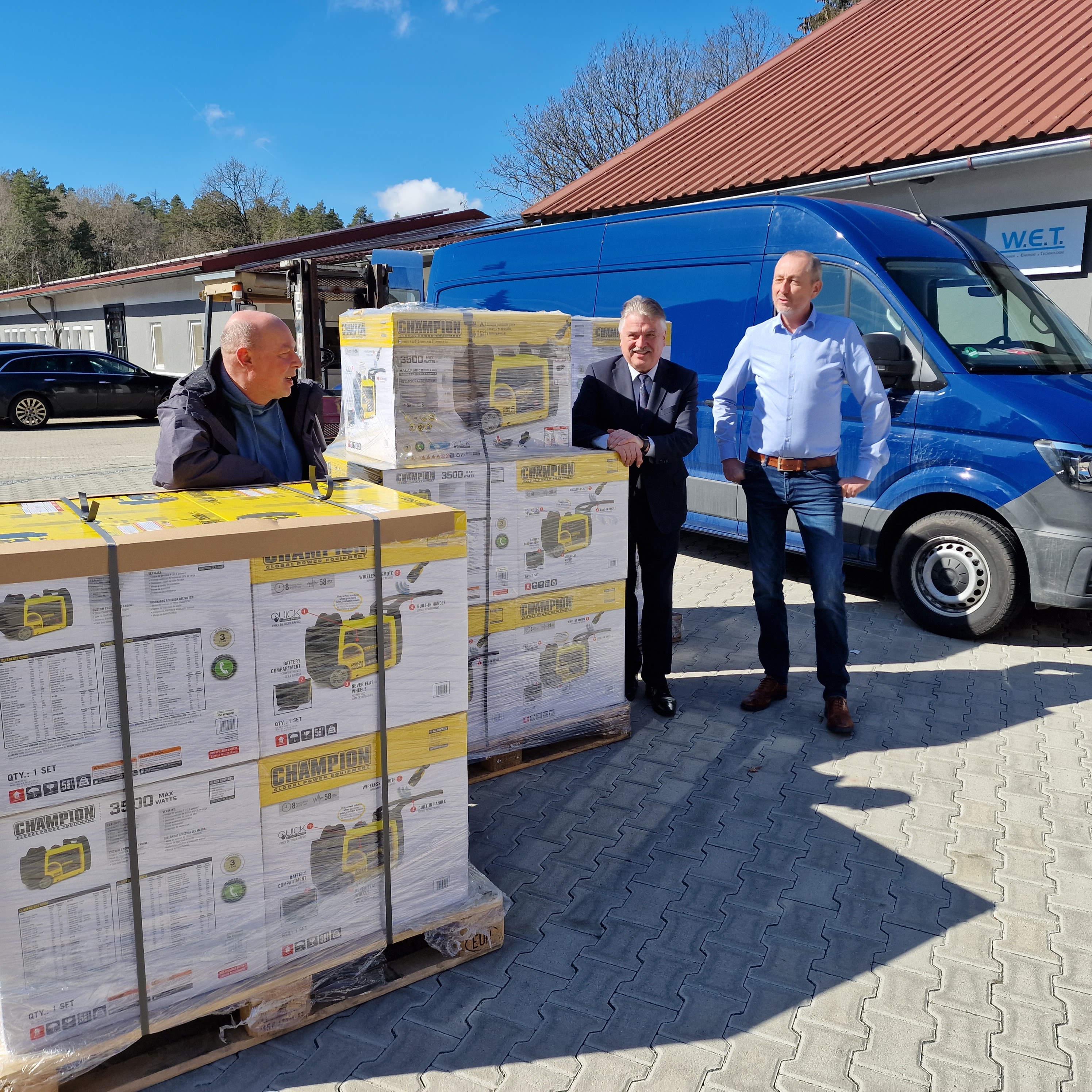 Personen und Notstromaggregate