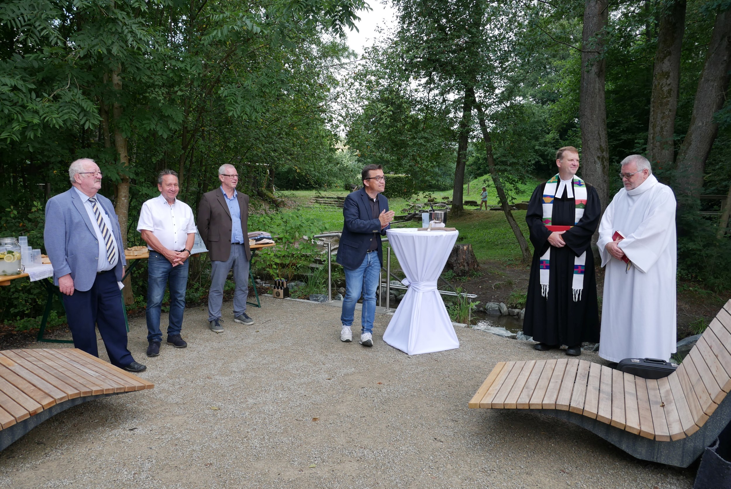 Personengruppe bei Eröffnung