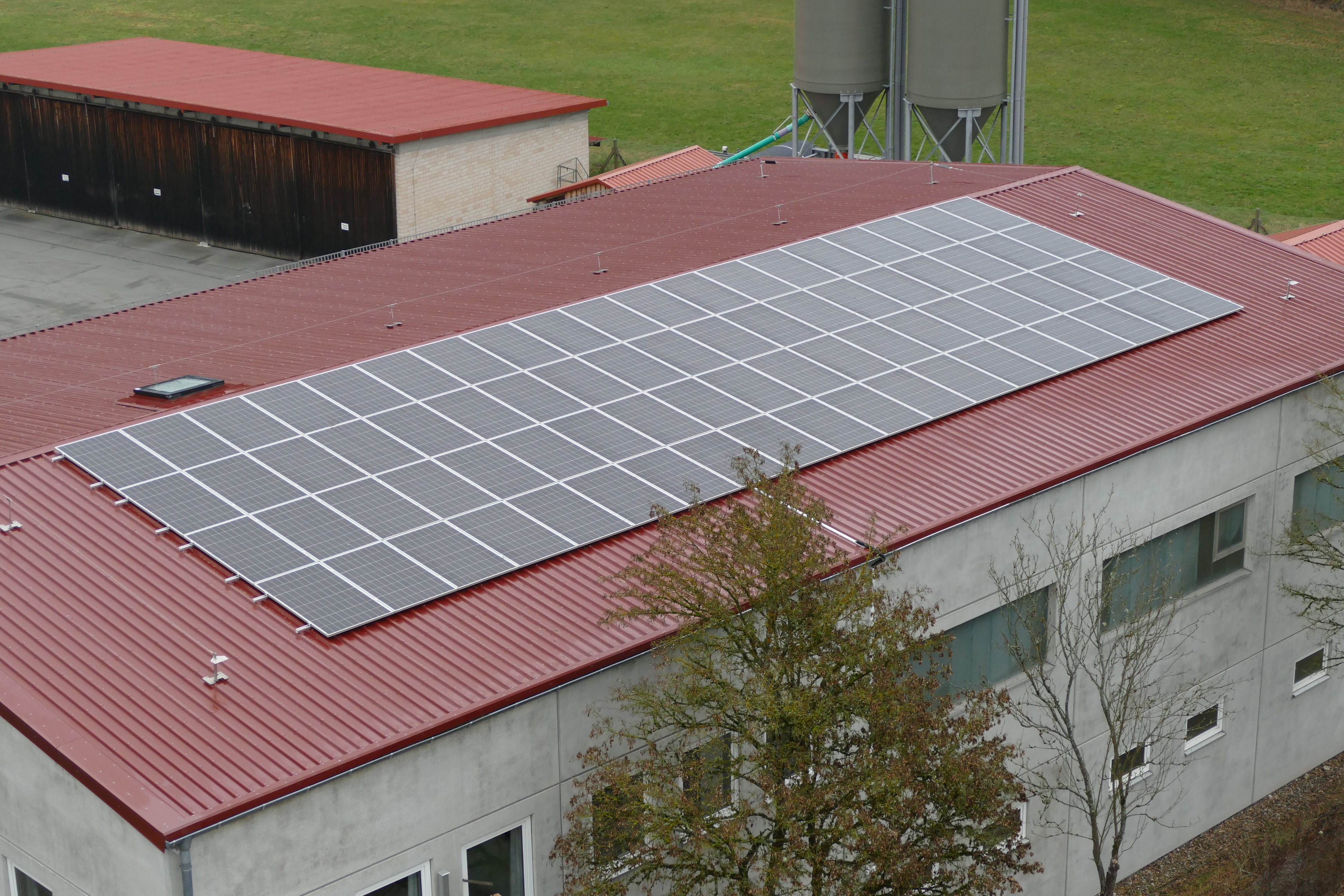 Straßenmeistei mit PV-Anlage